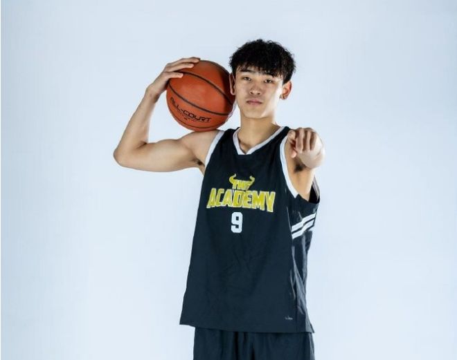 新疆男篮官宣：已签约19岁旅美新星杨竣熙 继续留美暂不回国打CBA